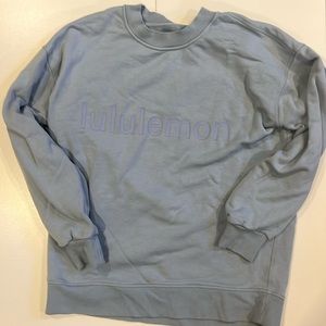 Lululemon "Perfectly Oversized Crew" GRAPHIC in Chambray Size 4